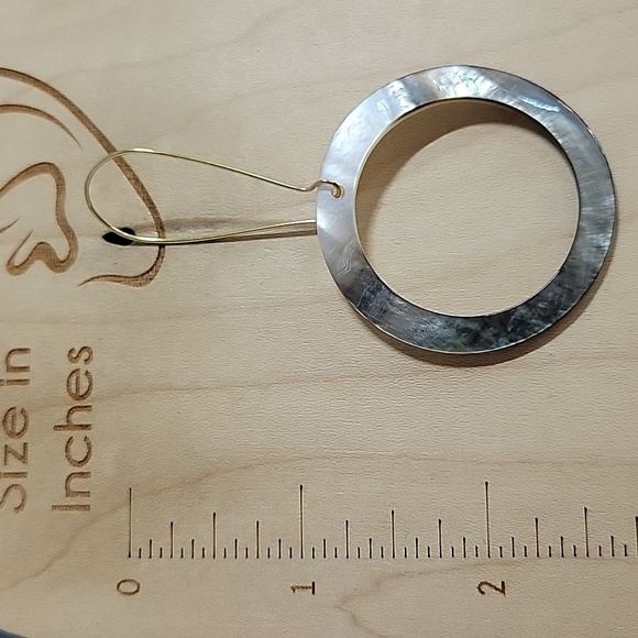 ABALONE RING DROP EARRINGS - Picture 6 of 9